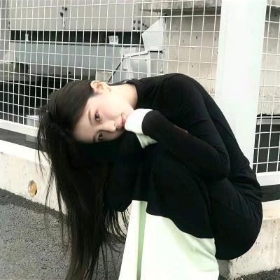 戴手铐的旅客